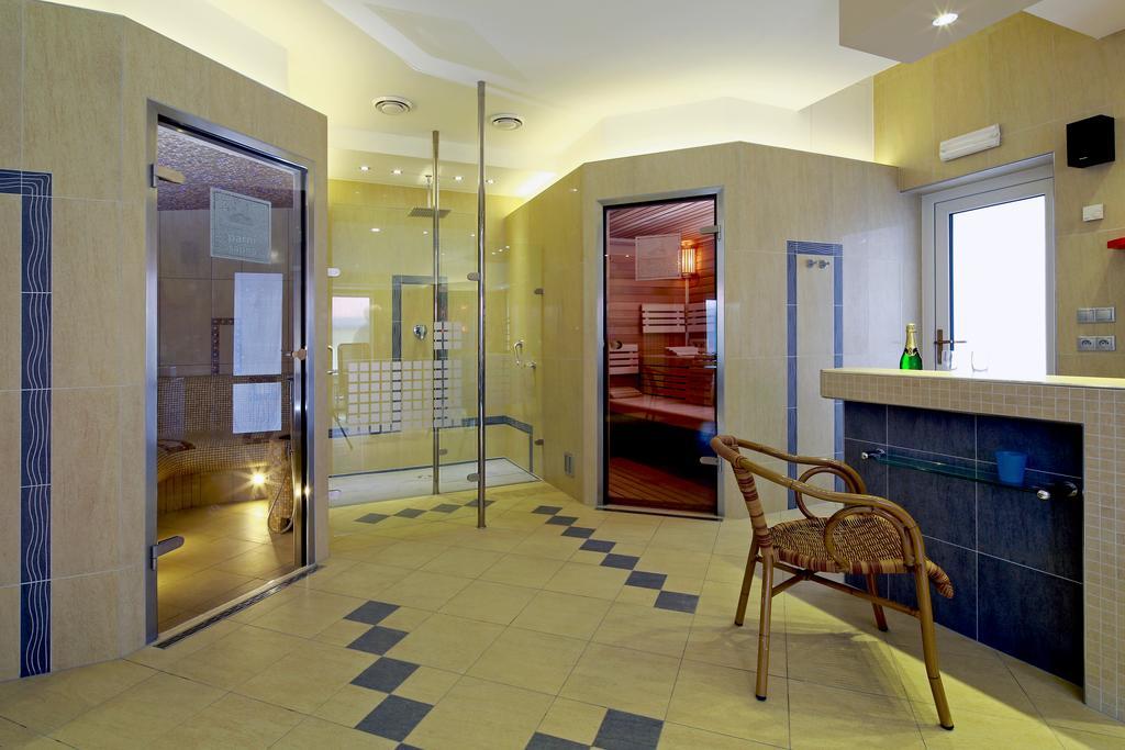 Wellness Penzion Pod Rozhlednou Kostelec nad Orlici Ngoại thất bức ảnh