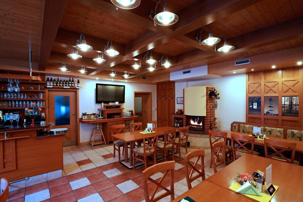 Wellness Penzion Pod Rozhlednou Kostelec nad Orlici Ngoại thất bức ảnh