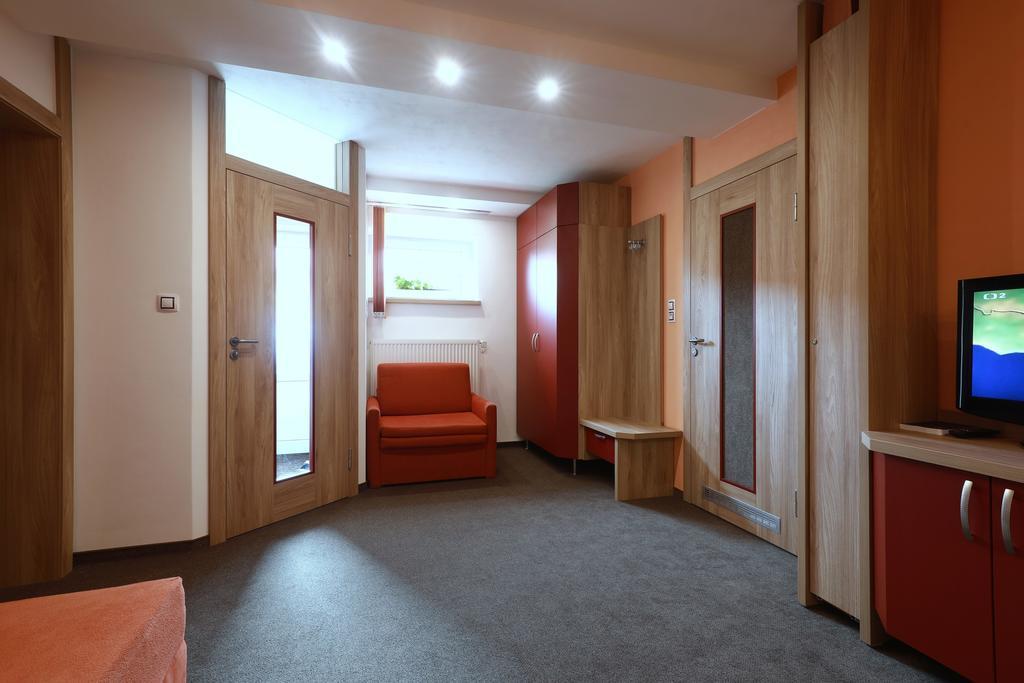 Wellness Penzion Pod Rozhlednou Kostelec nad Orlici Ngoại thất bức ảnh