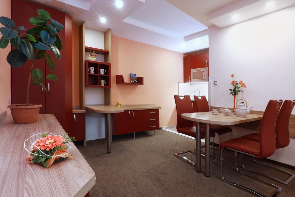 Wellness Penzion Pod Rozhlednou Kostelec nad Orlici Ngoại thất bức ảnh